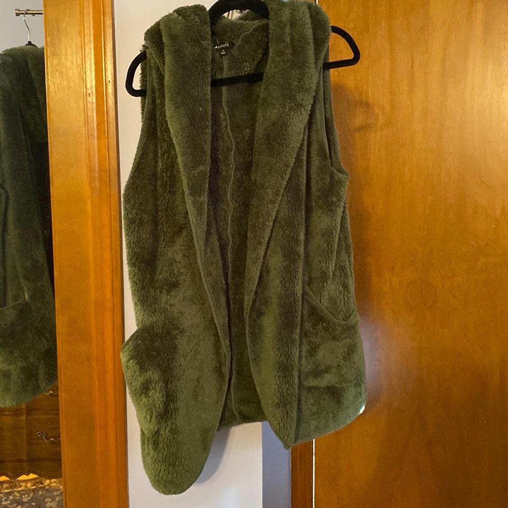 Hunter green sleeveless open Sherpa hooded vest